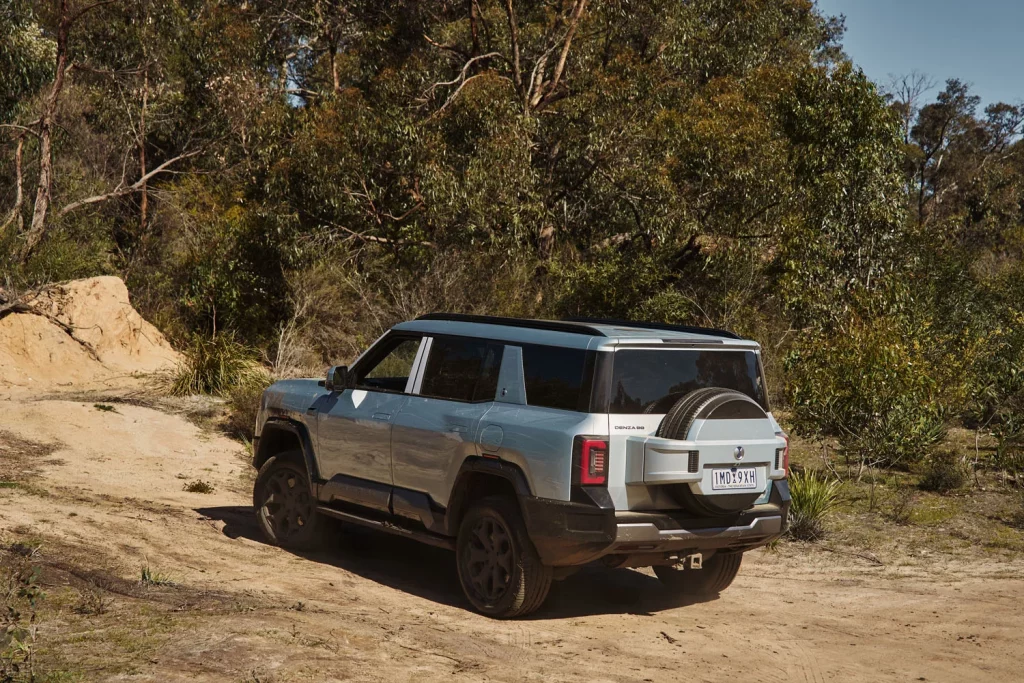 BYD DENZA B8 EXTERIOR 60 Motor16