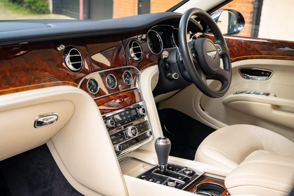 Bentley Mulsanne Dark Sapphire subasta 10 Motor16