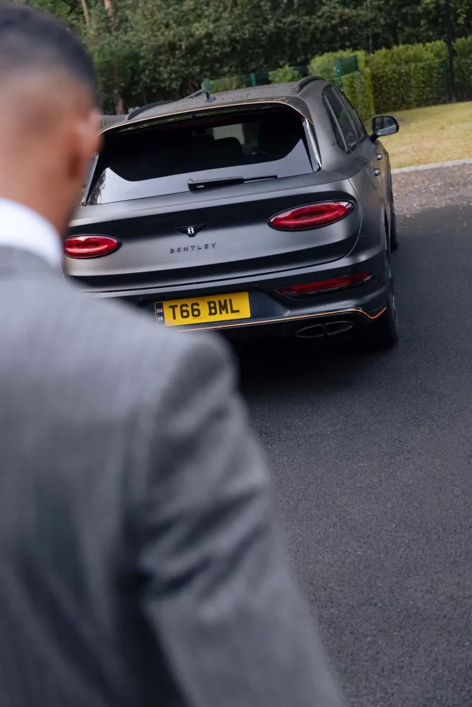 El delantero del Liverpool Cody Gakpo ficha por Bentley: cuando el fútbol de élite se encuentra con el lujo británico 3 Motor16 BentleyNamesCodyGakpo 2 Motor16