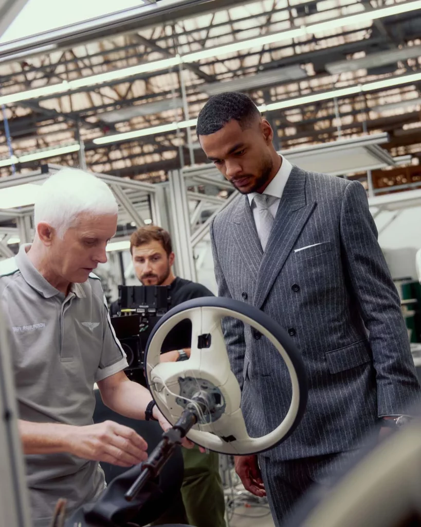 El delantero del Liverpool Cody Gakpo ficha por Bentley: cuando el fútbol de élite se encuentra con el lujo británico 1 Motor16 BentleyNamesCodyGakpo 7 Motor16