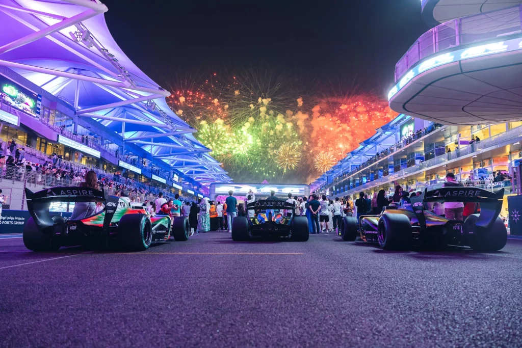 CARRERA COCHES AUTONOMOS ABU DABI 1 Motor16