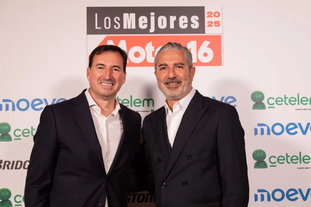 Carlos de Luis director de Comunicacion de Seat e Ignacio Gonzalez director de Comunicacion de Audi. Premios Motor 16 057 Motor16