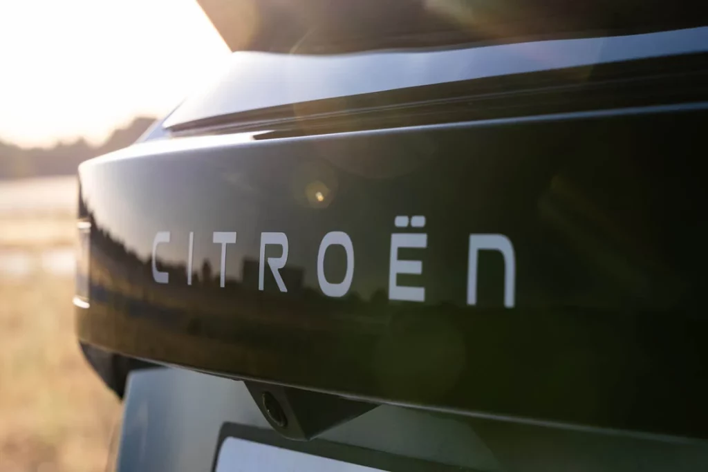 Citroen C4 Hybrid 145 CV e DSC6 11 Motor16