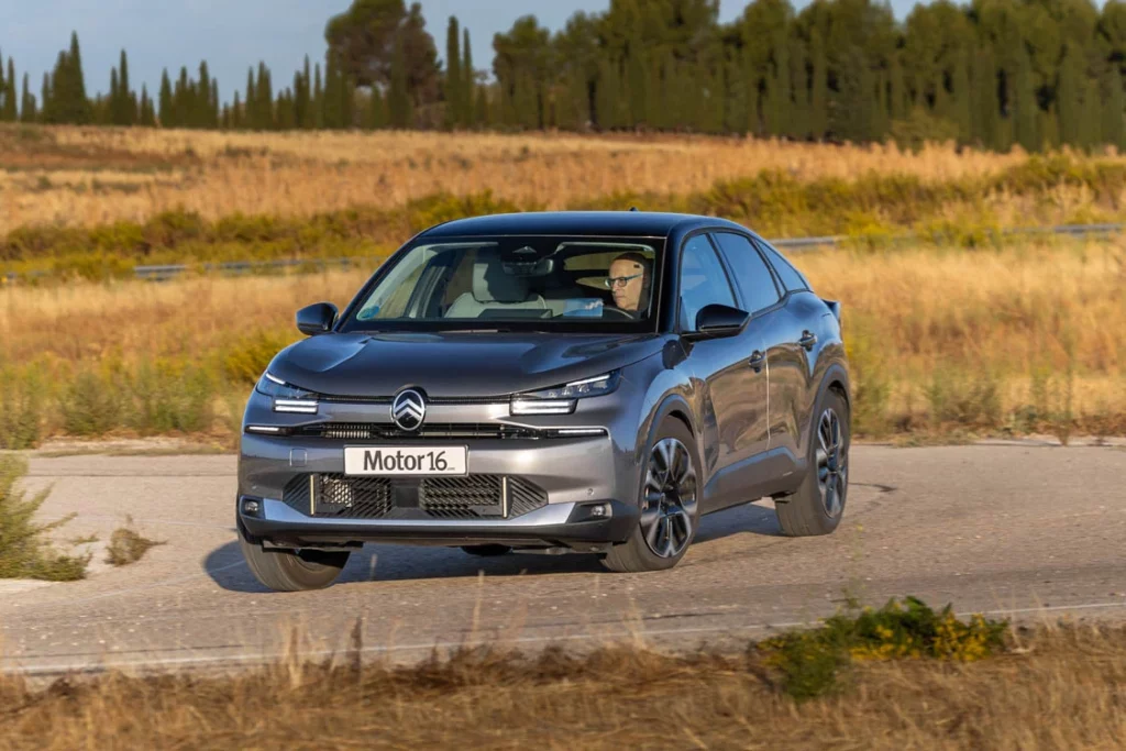 Citroen C4 Hybrid 145 CV e DSC6 13 Motor16