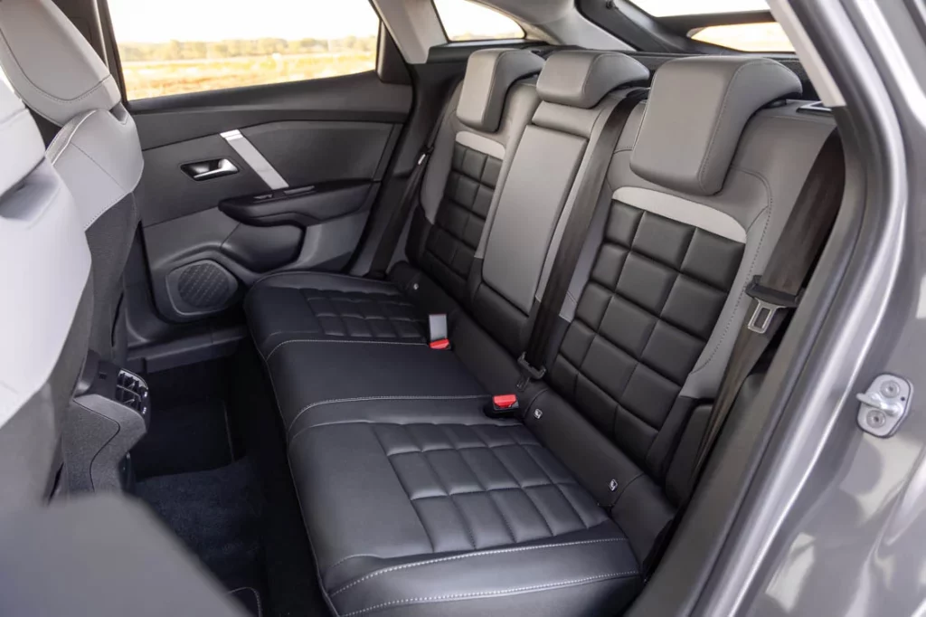 Citroen C4 Hybrid 145 CV e DSC6 17 Motor16