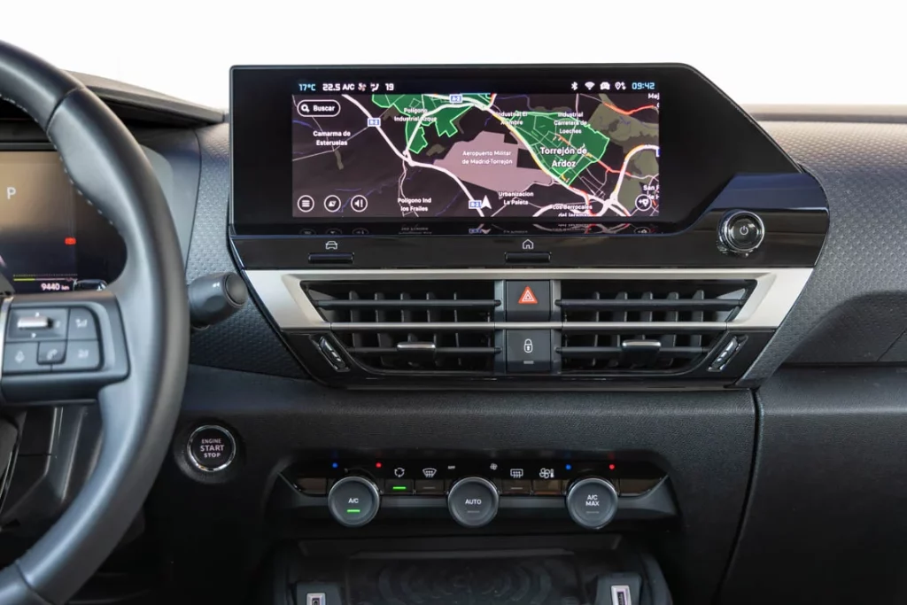 Citroen C4 Hybrid 145 CV e DSC6 19 Motor16