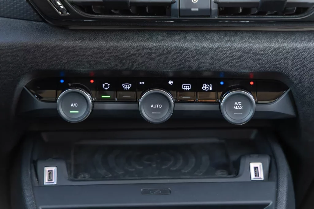 Citroen C4 Hybrid 145 CV e DSC6 20 Motor16