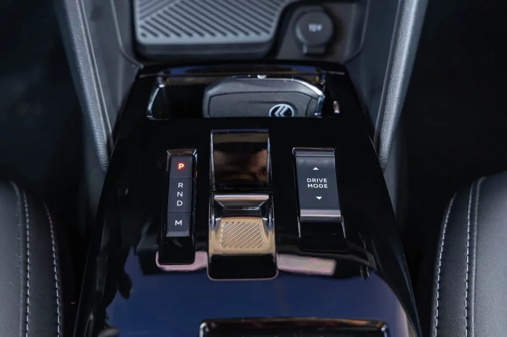 Citroen C4 Hybrid 145 CV e DSC6 24 Motor16