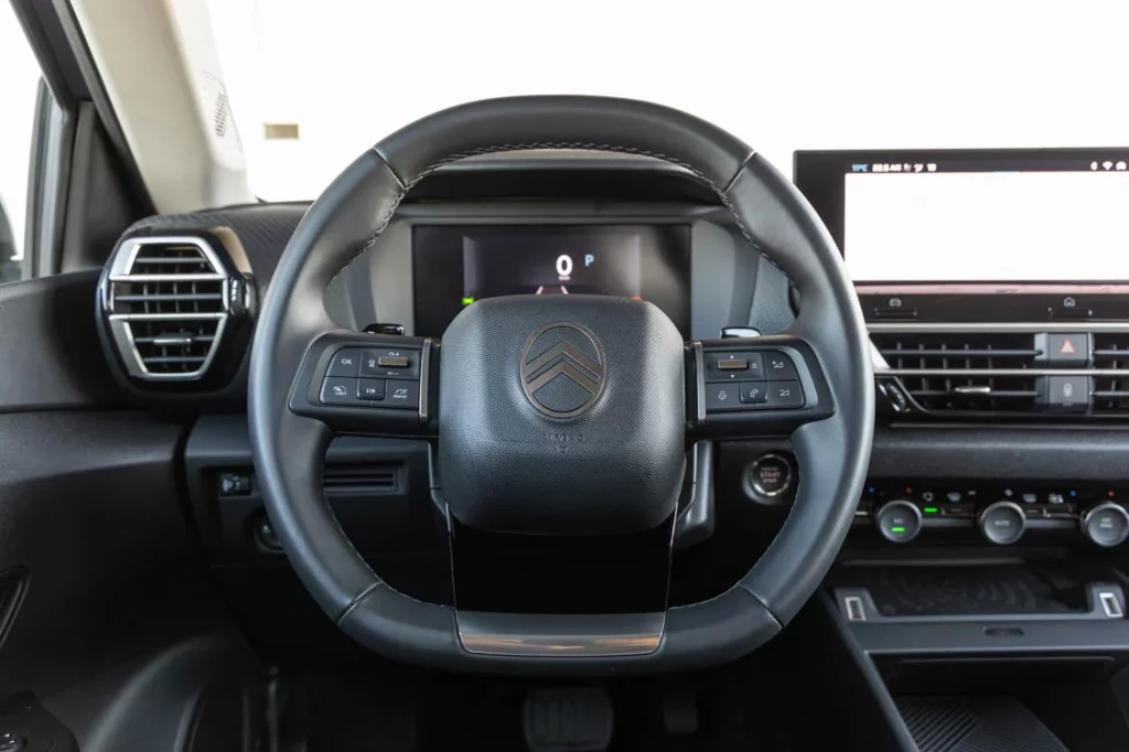 Citroen C4 Hybrid 145 CV e DSC6 25 Motor16