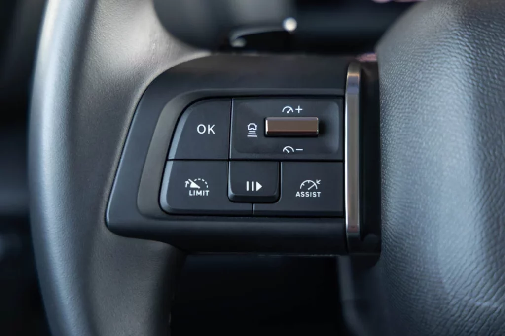 Citroen C4 Hybrid 145 CV e DSC6 27 Motor16