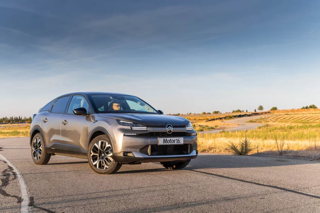 Citroen C4 Hybrid 145 CV e DSC6 4 Motor16