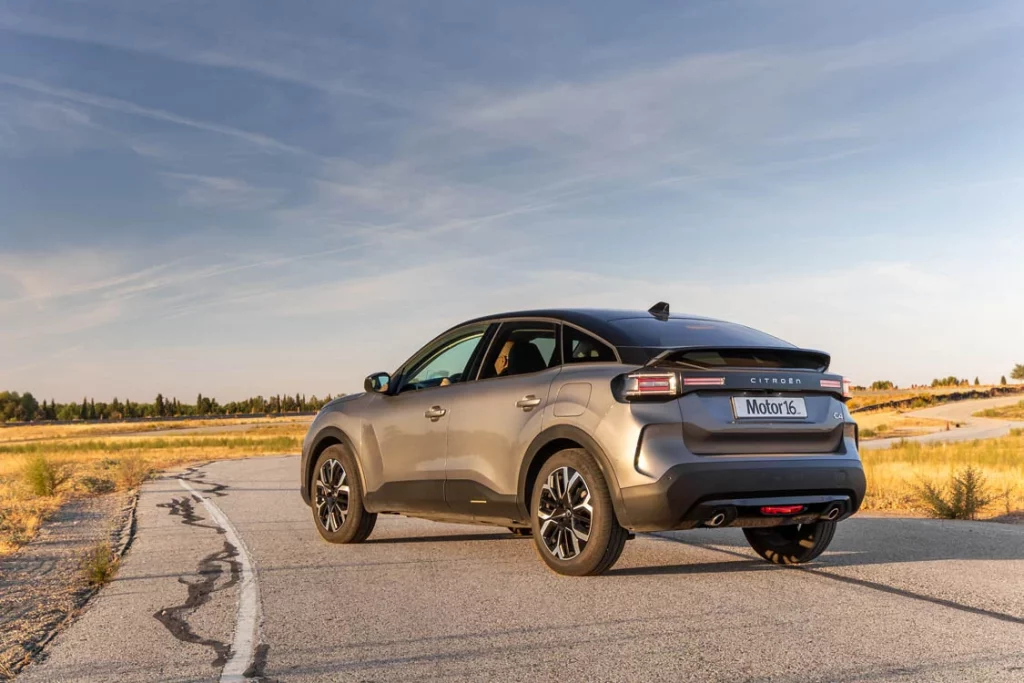 Citroen C4 Hybrid 145 CV e DSC6 6 Motor16