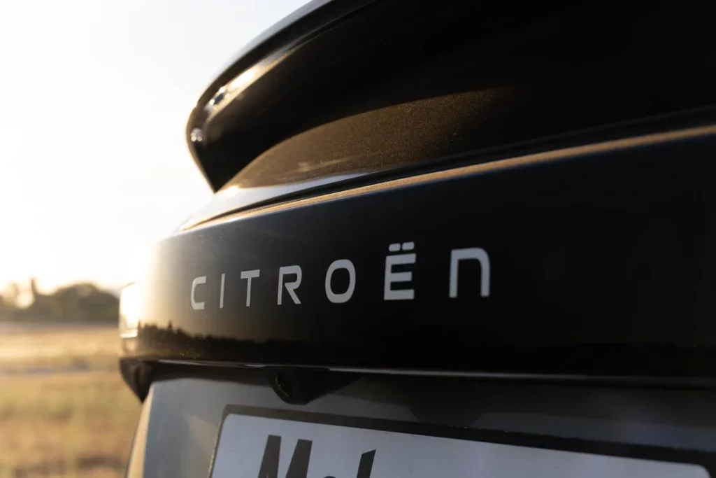 Citroen C4 Hybrid 145 CV e DSC6 9 Motor16