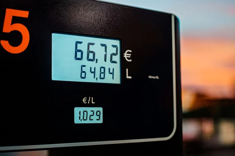 La lista de gasolineras en las que el litro de diésel ya cuesta menos de 1 euro: por tiempo limitado