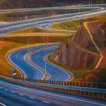 La marca que fabrica coches o aires acondicionados ahora controla las autovías que unen Oporto con España: este es el motivo