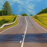 ¿Volverá la DGT a implantar el margen de los 20 km/h para adelantar en carreteras convencionales? Esta es la respuesta