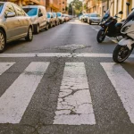 Lorena (34), agente de movilidad: «Si la DGT no cambia la forma de aparcar los coches en las ciudades, los peatones seguirán estando en riesgo»