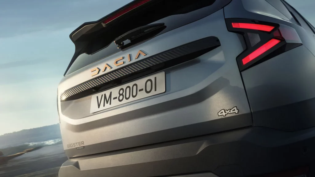 DACIA BIGSTER G HYBRID 155 4X4 2 Motor16
