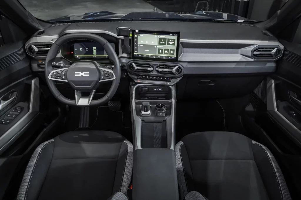 DACIA BIGSTER G HYBRID 155 4X4 8 Motor16