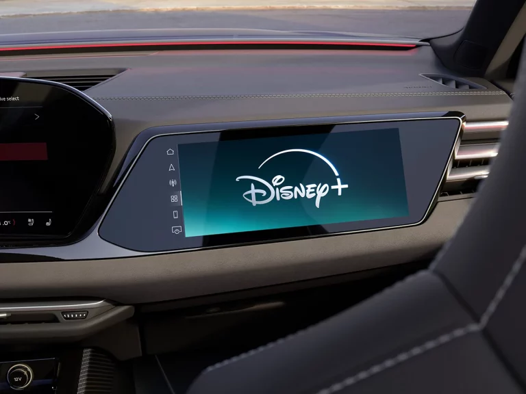 Disney+ se cuela en los coches de Audi y sus modelos en la película ‘TRON: Ares’