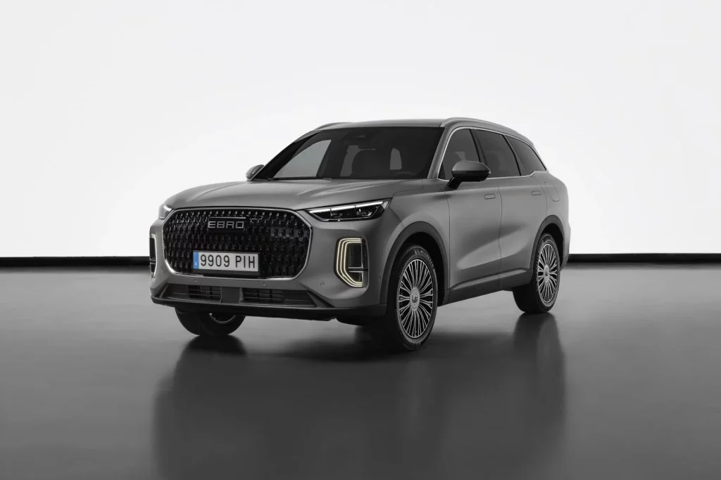 Nuevo EBRO s900 PHEV 4x4: Un peldaño más 9 Motor16 EBRO s900 PHEV 1 Motor16