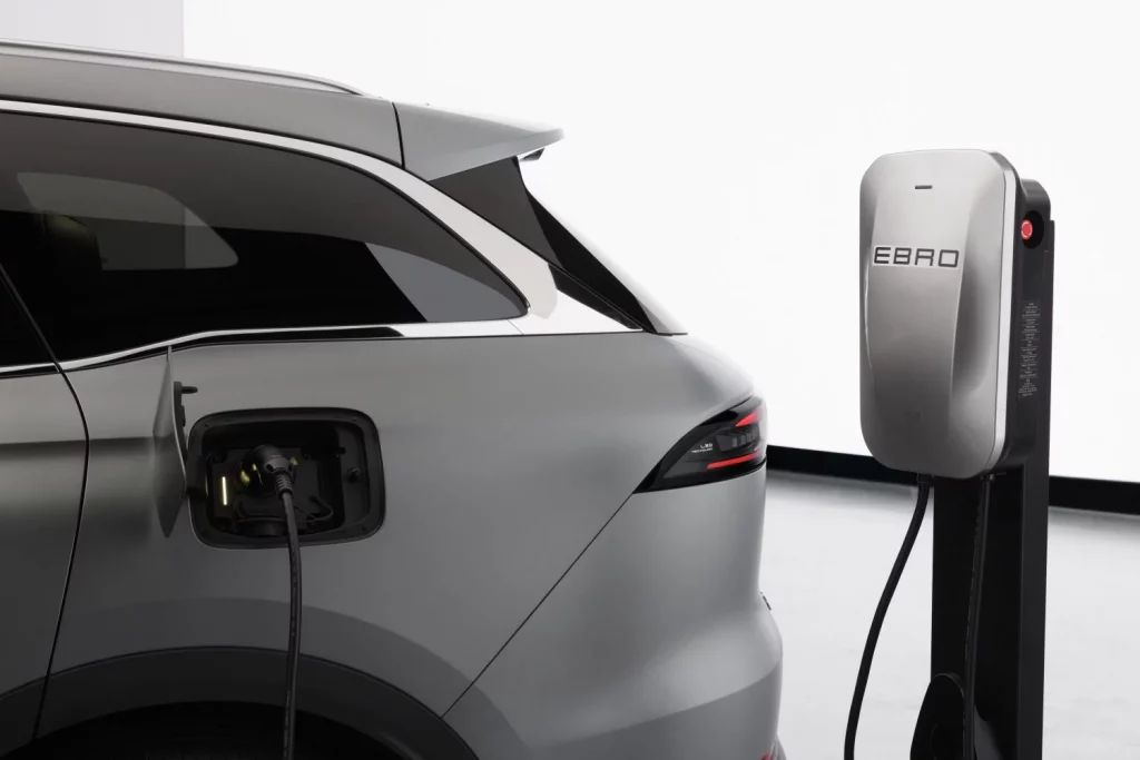 Nuevo EBRO s900 PHEV 4x4: Un peldaño más 3 Motor16 EBRO s900 PHEV 13 Motor16