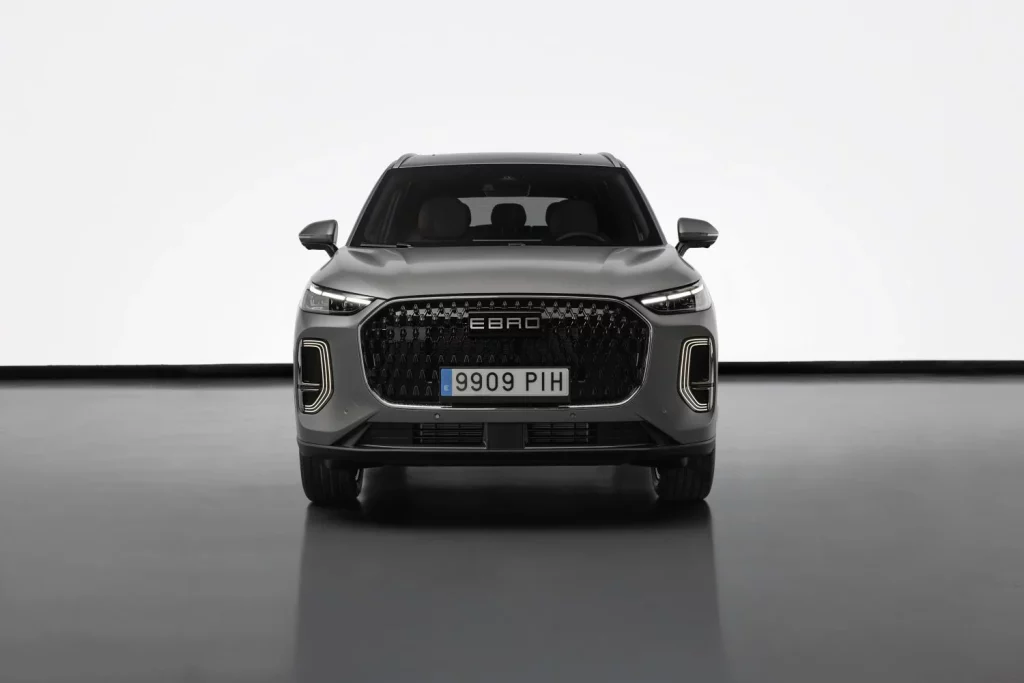 Nuevo EBRO s900 PHEV 4x4: Un peldaño más 6 Motor16 EBRO s900 PHEV 3 Motor16