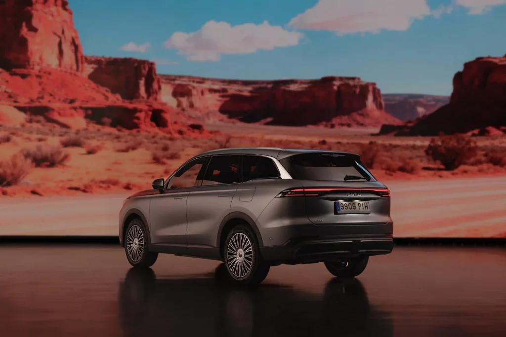 Nuevo EBRO s900 PHEV 4x4: Un peldaño más 46 Motor16 EBRO s900 PHEV 44 Motor16