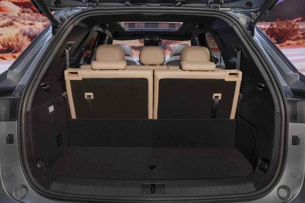 Nuevo EBRO s900 PHEV 4x4: Un peldaño más 60 Motor16 EBRO s900 PHEV 60 Motor16