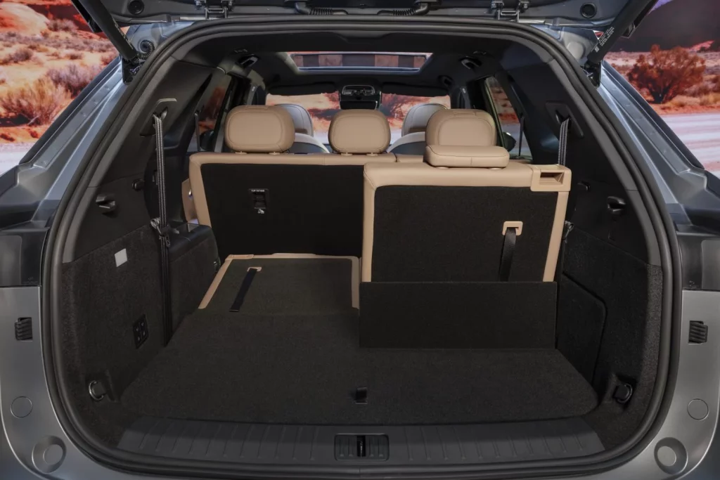 Nuevo EBRO s900 PHEV 4x4: Un peldaño más 61 Motor16 EBRO s900 PHEV 61 Motor16