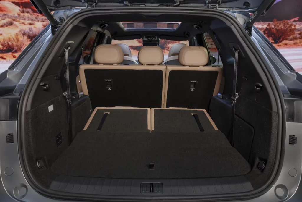 Nuevo EBRO s900 PHEV 4x4: Un peldaño más 62 Motor16 EBRO s900 PHEV 62 Motor16