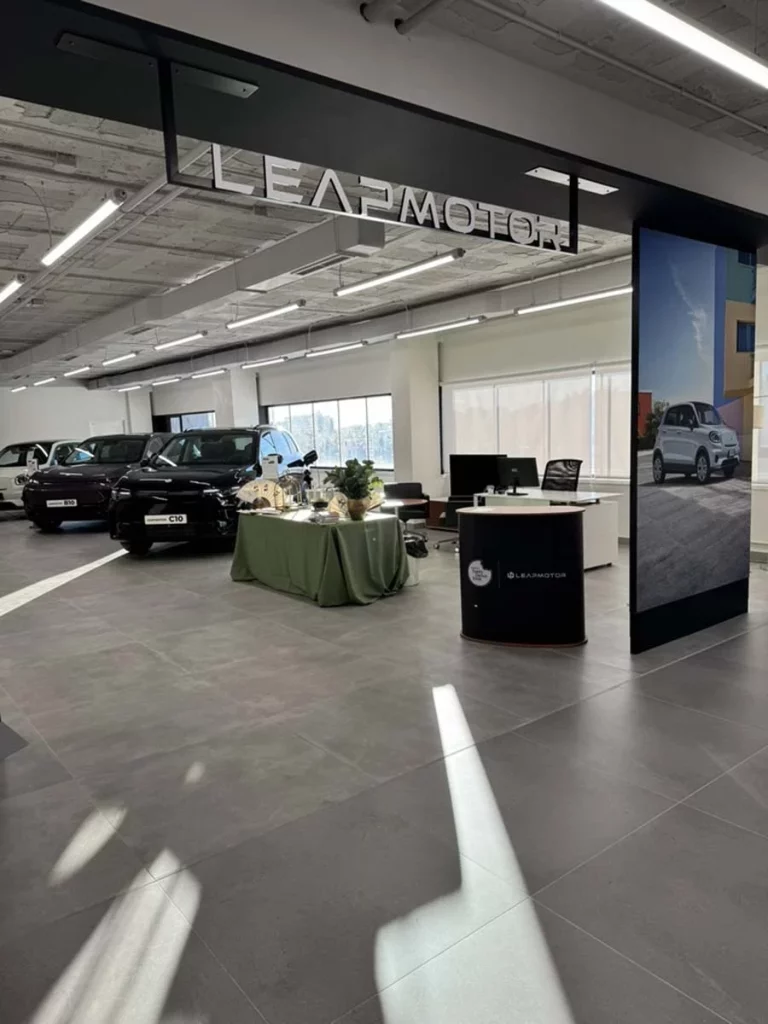 Espacio Momentum: el lugar que reúne 11 marcas de Stellantis sobre el mismo techo 2 Motor16 Espacio Momentum Stellantis3 Motor16