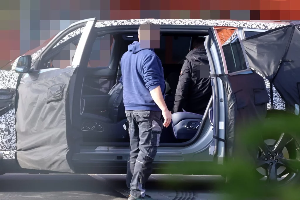 El Genesis GV90 desvela su mayor secreto 26 Motor16 Genesis GV90 EV puertas traseras 26 Motor16