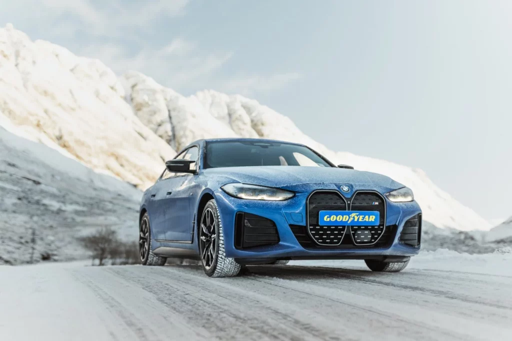 Rocío (44), experta en neumáticos: ‘Tienes muy buenas razones para montar neumáticos de invierno hoy mismo en tu coche’ 95 Motor16 Goodyear neumaticos invierno Motor16