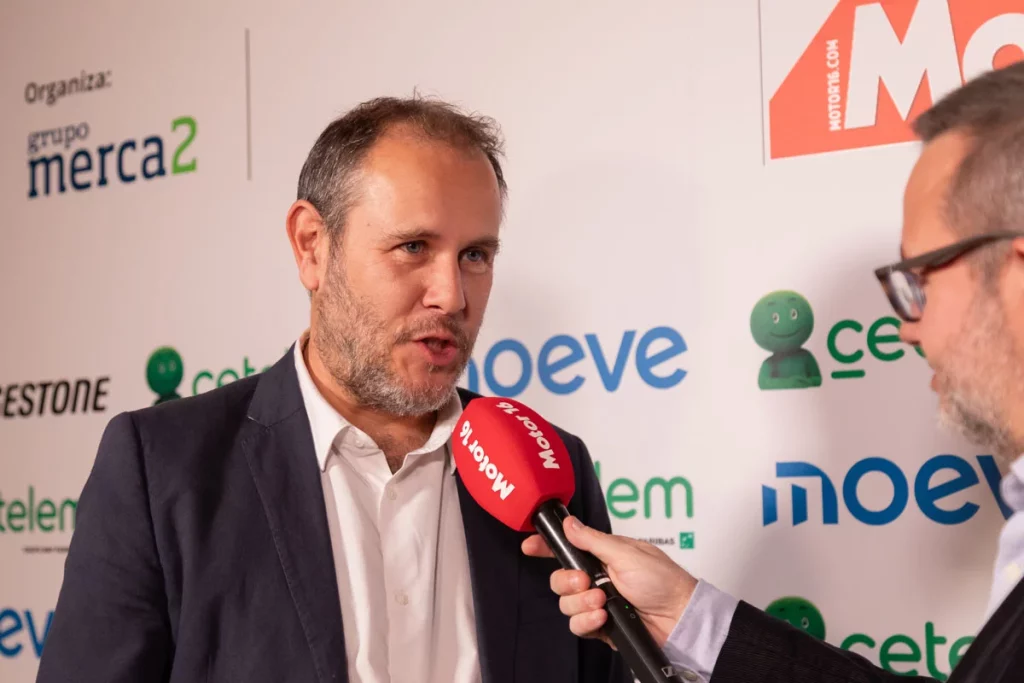 Gustavo Higes de Volkswagen. Premios Motor 16 080 Motor16