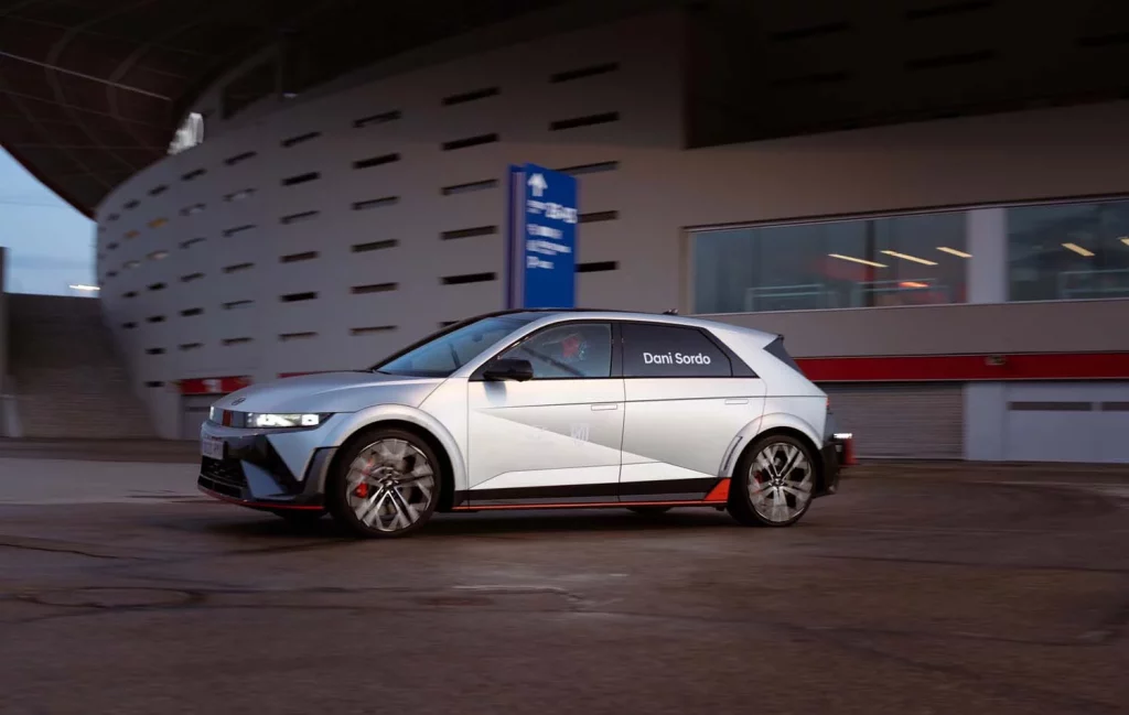 HYUNDAI IONIQ 5 N ATLETICO DE MADRID23 Motor16