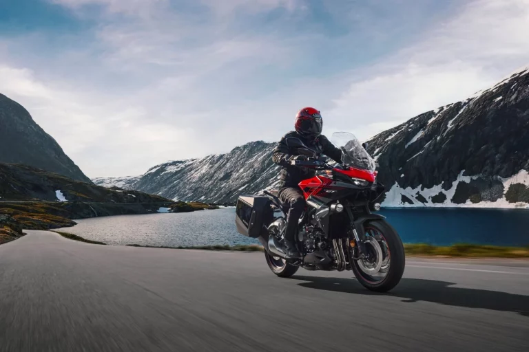 Honda CB1000GT 2026: Una fascinante sport-turismo con buenos genes