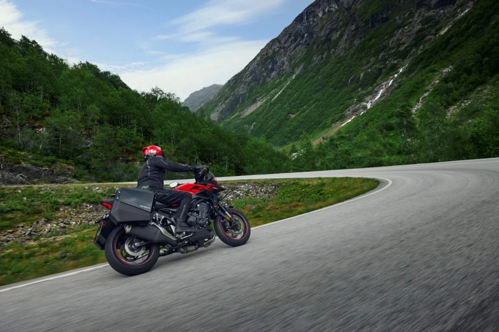 Honda CB1000GT 2026 19 Motor16