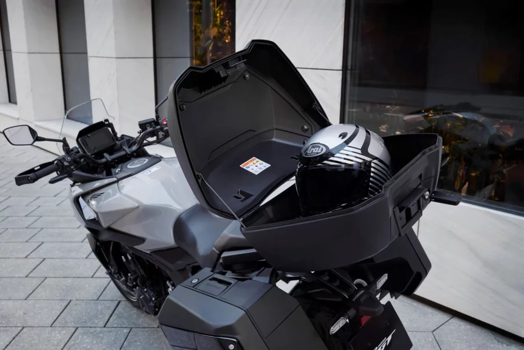 Honda CB1000GT 2026 41 Motor16