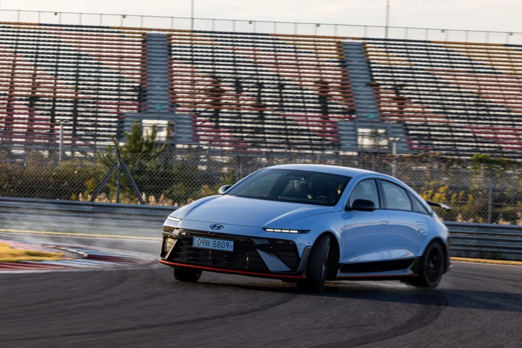 Hyundai IONIQ 6 N Performance Blue Pearl Dynamic 39 Motor16