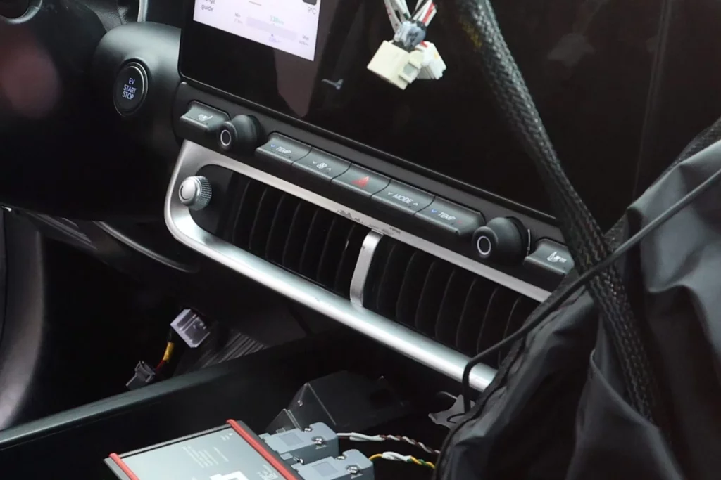 Hyundai Ioniq 3 interior 6 Motor16