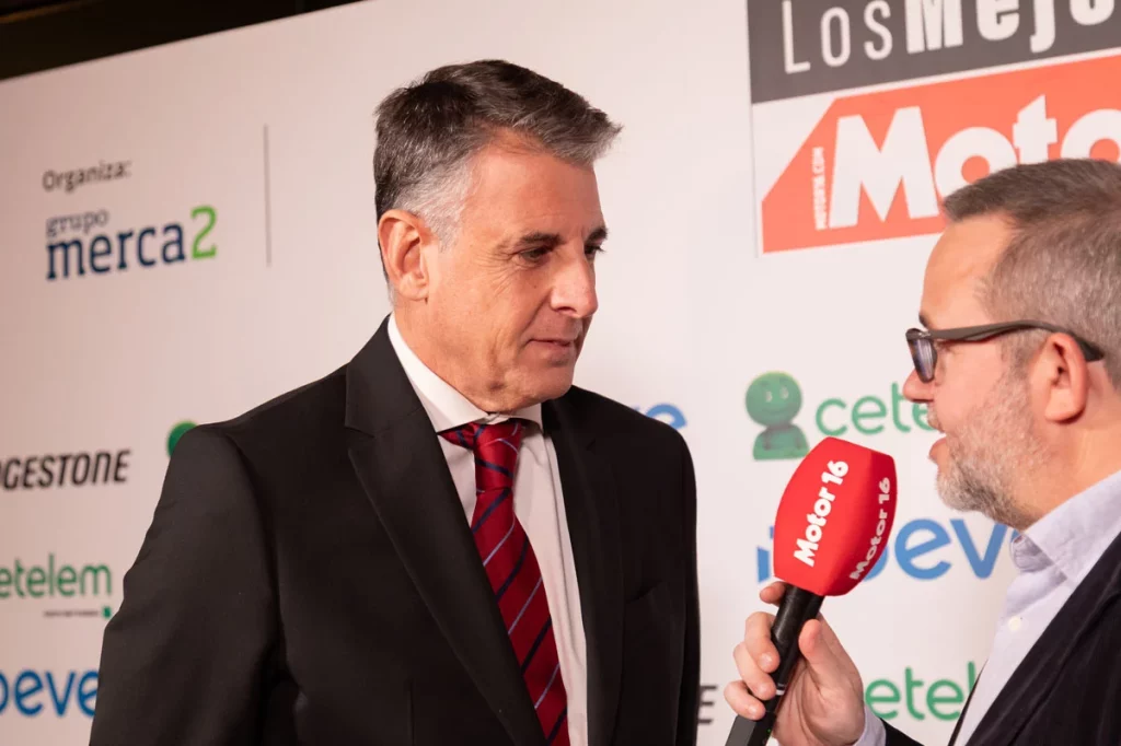 Jorge Lopez Corda responsable de la division Auto en Cetelem. Premios Motor 16 089 Motor16