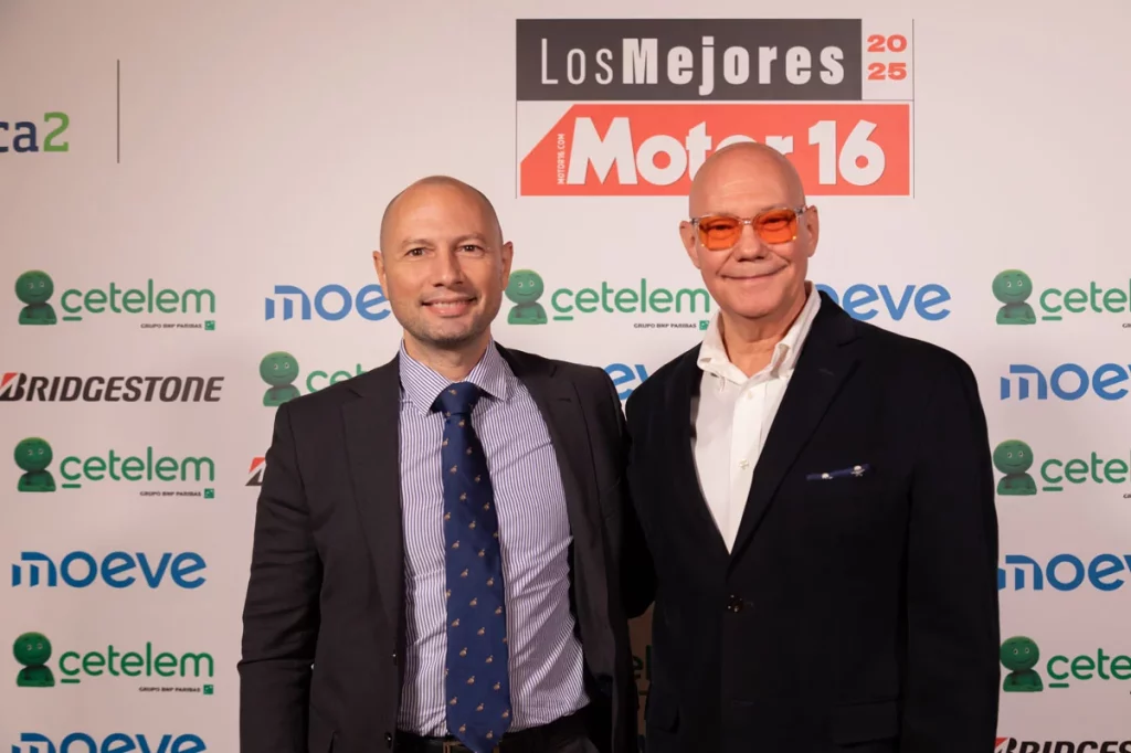 Juan de Begona y Jose Antonio Salaverri de Merca2. Premios Motor 16 050 Motor16