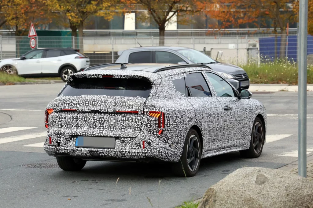 KIA K4 Wagon 16 Motor16