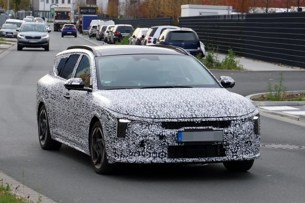 KIA K4 Wagon 2 Motor16