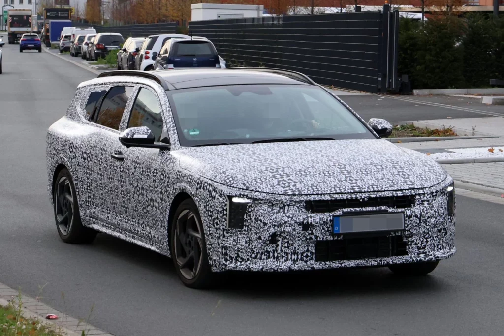 KIA K4 Wagon 3 Motor16