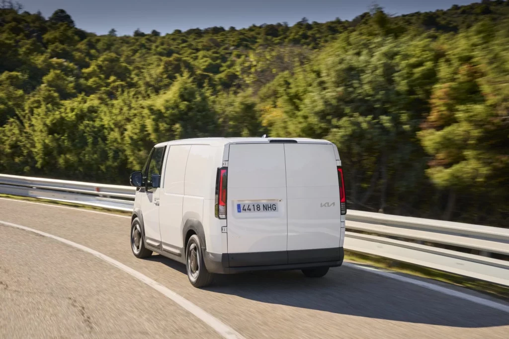 Primera prueba del Kia PV5: Un regreso por todo lo alto 4 Motor16 Kia PV5 Cargo al volante 2 Motor16