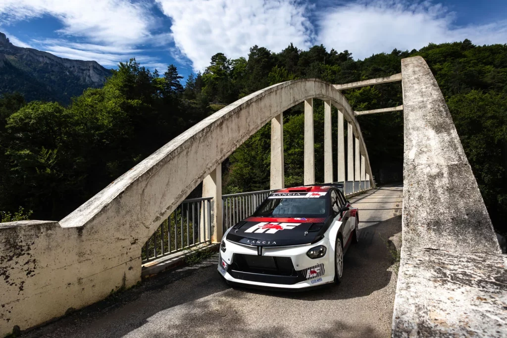 LANCIA YPSILON MUNDIAL DE RALLYS 15 Motor16
