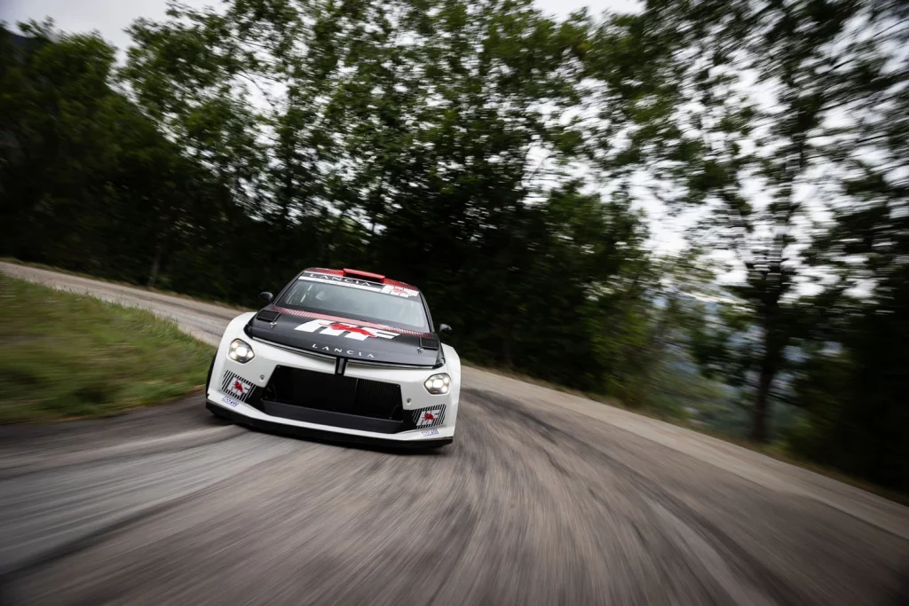 LANCIA YPSILON MUNDIAL DE RALLYS 5 Motor16