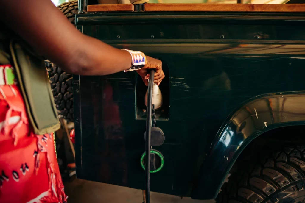 LAND ROVER DEFENDER ELECTRICOS KENIA ELECTROGENIC 11 Motor16